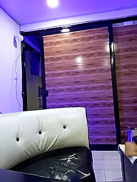 AlejoKhalifa  online show from 15, 2, 2025