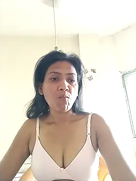 Snapshot of sunita6009 chatting on 16, 6, 2026 sunita6009 online show from 16, 6, 2026