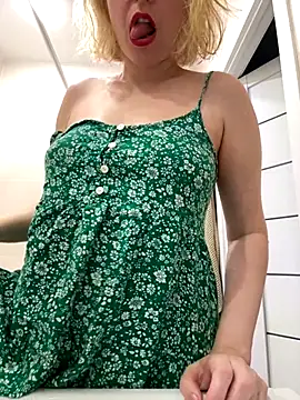 Snapshot of Yourdirtybitch chatting on 21, 10, 2025 Yourdirtybitch online show from 21, 10, 2025