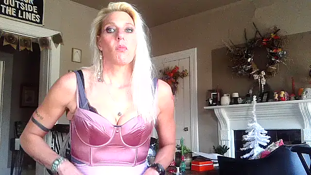 Glamazonx online show from 14, 11, 2025