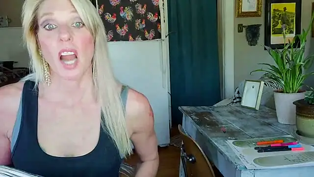 Snapshot of Glamazonx chatting on 11, 5, 2026 Glamazonx online show from 11, 5, 2026
