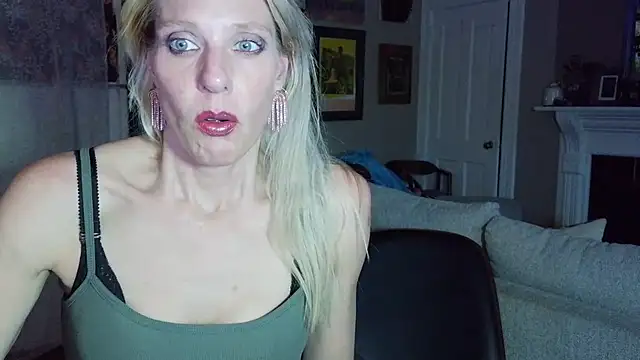 Glamazonx online show from 22, 4, 2026