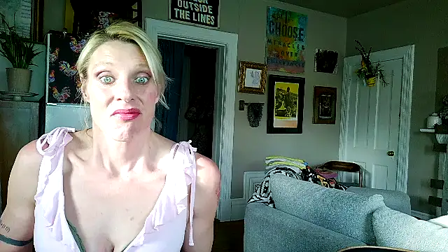 Snapshot of Glamazonx chatting on 3, 5, 2026 Glamazonx online show from 3, 5, 2026