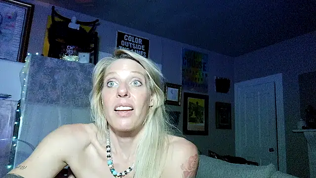 Glamazonx online show from 15, 4, 2026