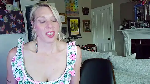 Snapshot of Glamazonx chatting on 26, 4, 2026 Glamazonx online show from 26, 4, 2026