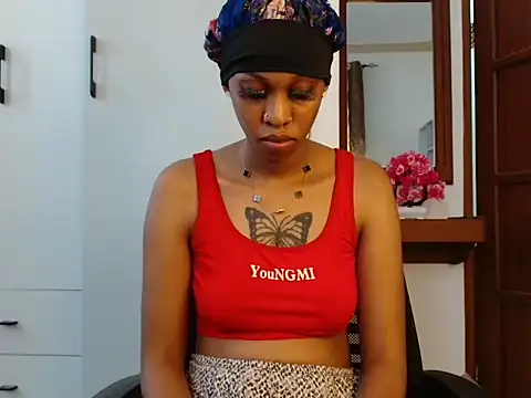 queencydoll online show from 19, 12, 2025