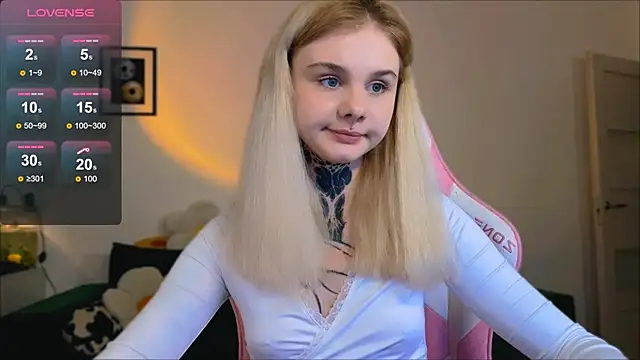 Britney Lynch online show from 5, 4, 2026