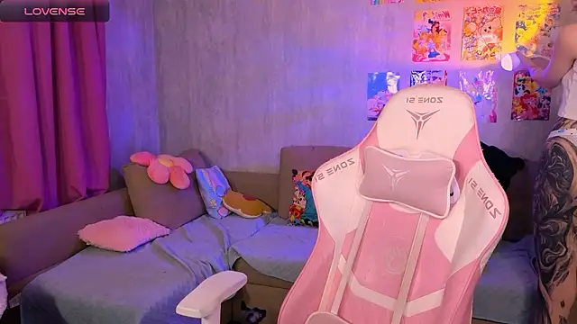 Britney Lynch online show from 6, 3, 2026