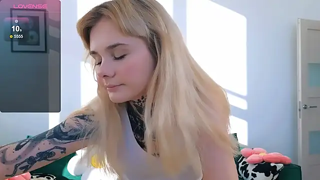 Britney Lynch online show from 21, 4, 2026