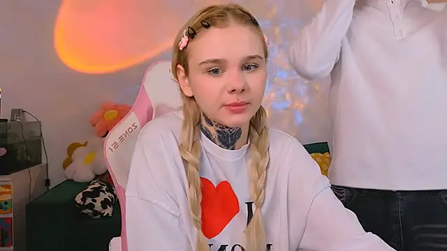 Britney Lynch online show from 12, 3, 2026