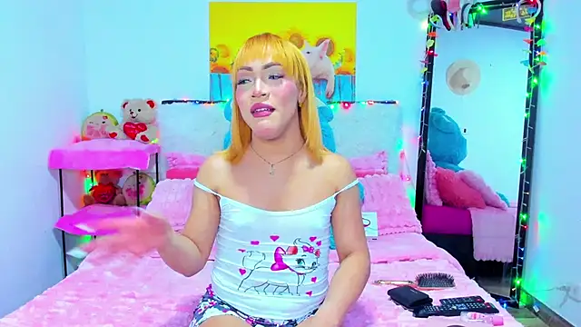 Snapshot of Candy_Candy__ chatting on 10, 11, 2025 Candy Candy online show from 10, 11, 2025