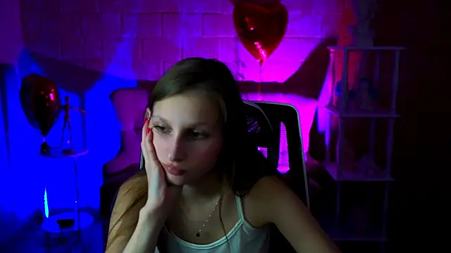 EllaHorton online show from 5, 3, 2025