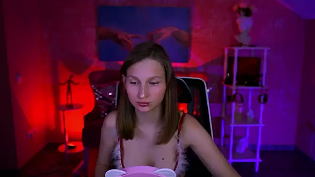 EllaHorton online show from 8, 2, 2026