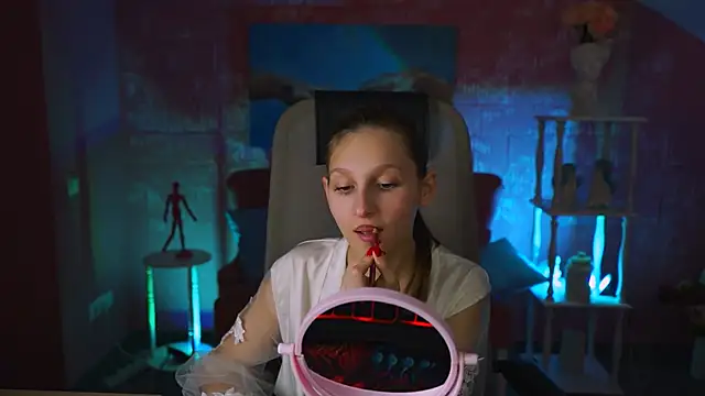 EllaHorton online show from 9, 2, 2025