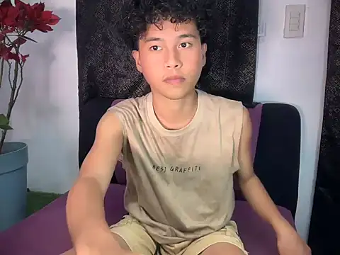 Asiantwink21 online show from 15, 1, 2026