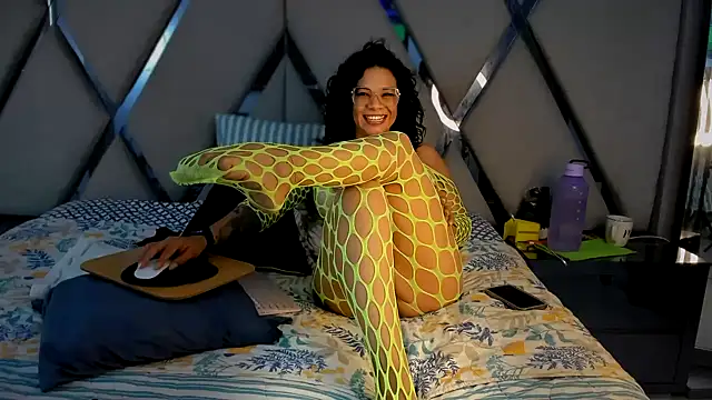paula daniela1 online show from 9, 3, 2025