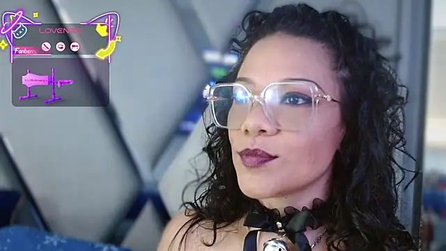 Snapshot of paula_daniela1 chatting on 8, 11, 2025 paula daniela1 online show from 8, 11, 2025