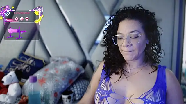 Snapshot of paula_daniela1 chatting on 20, 10, 2025 paula daniela1 online show from 20, 10, 2025