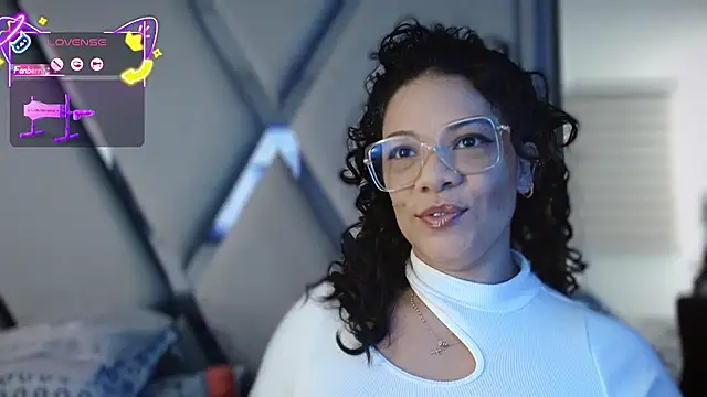 Snapshot of paula_daniela1 chatting on 11, 10, 2025 paula daniela1 online show from 11, 10, 2025