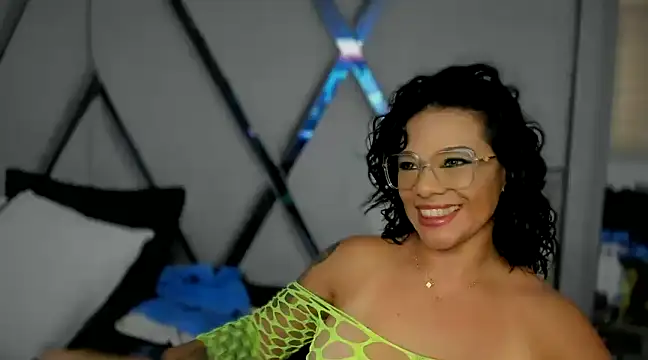 paula daniela1 online show from 7, 1, 2025