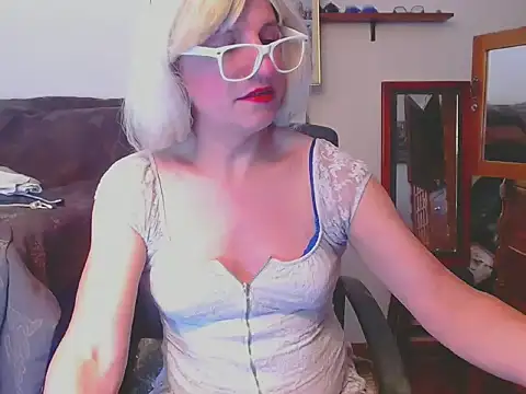 LorenJade online show from 13, 4, 2026