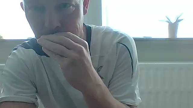 Snapshot of bertolini chatting on 22, 5, 2026 bertolini online show from 22, 5, 2026