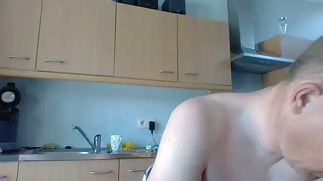 Snapshot of bertolini chatting on 25, 5, 2026 bertolini online show from 25, 5, 2026