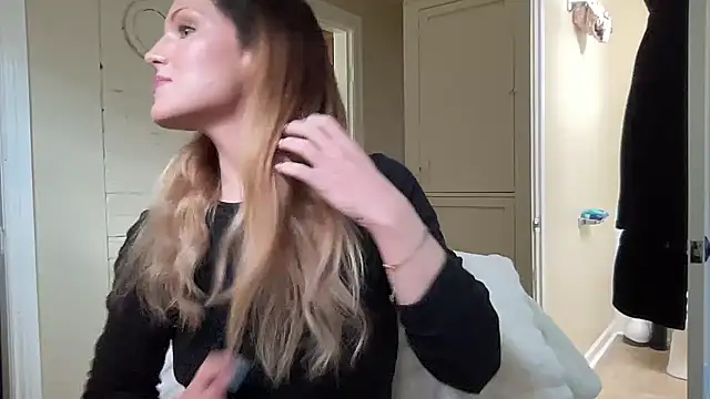 sexylilly69 online show from 25, 6, 2026