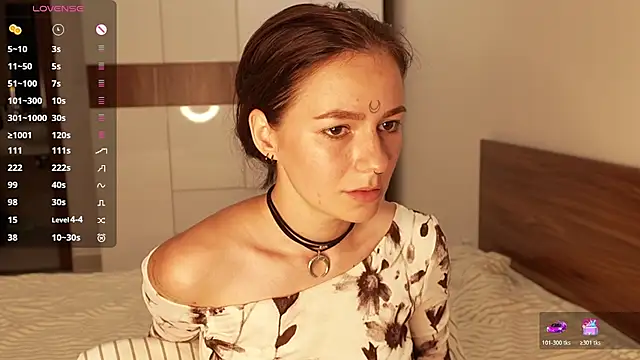 girl with snaketatto0 online show from 5, 6, 2026