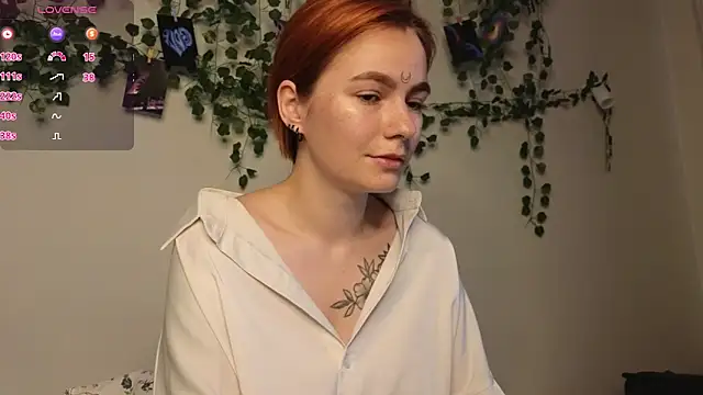 girl with snaketatto0 online show from 29, 10, 2025