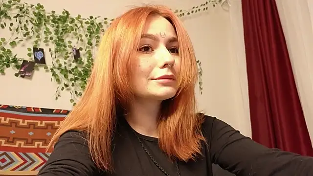 girl with snaketatto0 online show from 3, 12, 2025