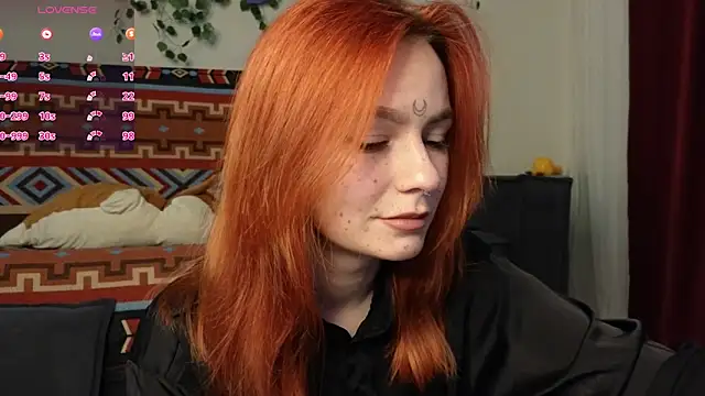 girl with snaketatto0 online show from 21, 12, 2025