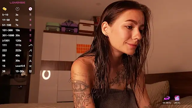 girl with snaketatto0 online show from 21, 6, 2026