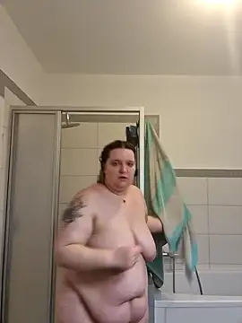 Curvy Lucy online show from 25, 1, 2025