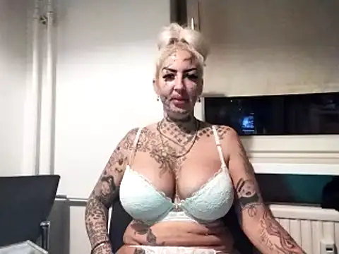 Snapshot of Jeanny_Bln chatting on 4, 1, 2025 Jeanny Bln online show from 4, 1, 2025