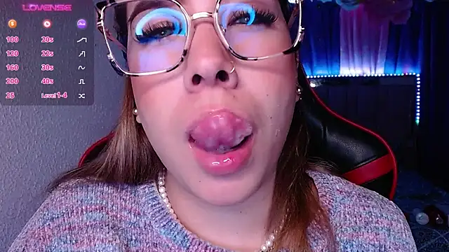 Snapshot of leahtemptation3 chatting on 14, 12, 2024 leahtemptation3 online show from 14, 12, 2024
