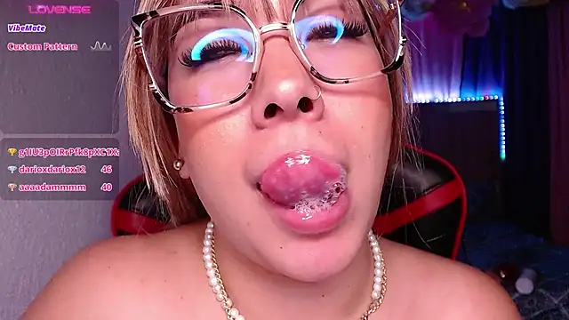 Snapshot of leahtemptation3 chatting on 15, 12, 2024 leahtemptation3 online show from 15, 12, 2024