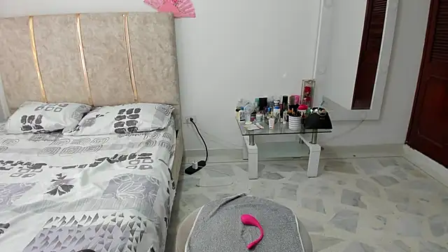 EnyelDavies online show from 1, 11, 2025