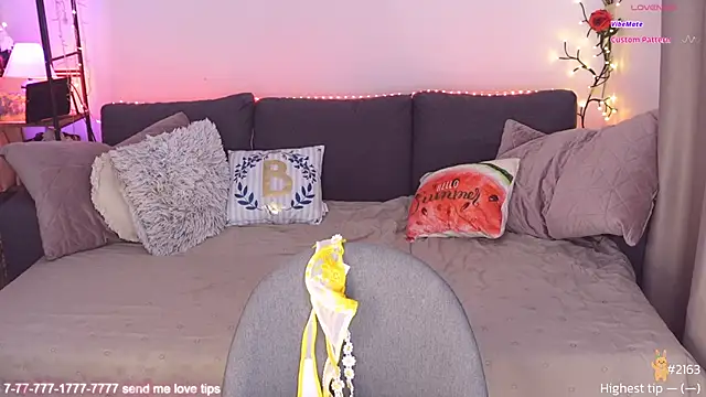 Carrolyna online show from 10, 4, 2026