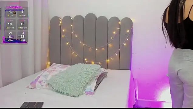 Snapshot of andrea_osorio_ chatting on 22, 10, 2025 andrea osorio online show from 22, 10, 2025