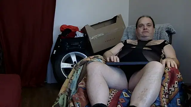 Snapshot of caressonnous chatting on 1, 12, 2025 caressonnous online show from 1, 12, 2025