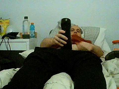 Snapshot of caressonnous chatting on 29, 10, 2025 caressonnous online show from 29, 10, 2025