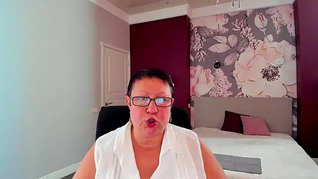 BarbaraTurners online show from 12, 10, 2025