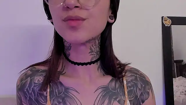 noemi foxxx online show from 13, 12, 2024