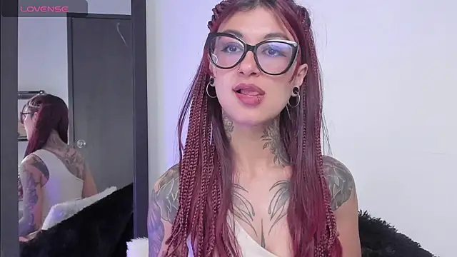 Snapshot of noemi_foxxx chatting on 5, 5, 2026 noemi foxxx online show from 5, 5, 2026