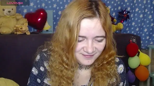 Snapshot of Yours_good_mood chatting on 4, 10, 2025 Yours good mood online show from 4, 10, 2025