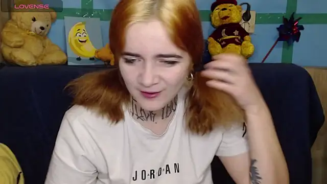 Snapshot of Yours_good_mood chatting on 8, 3, 2025 Yours good mood online show from 8, 3, 2025