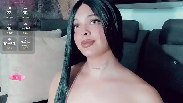 Emmaa Saenz  online show from 19, 6, 2026
