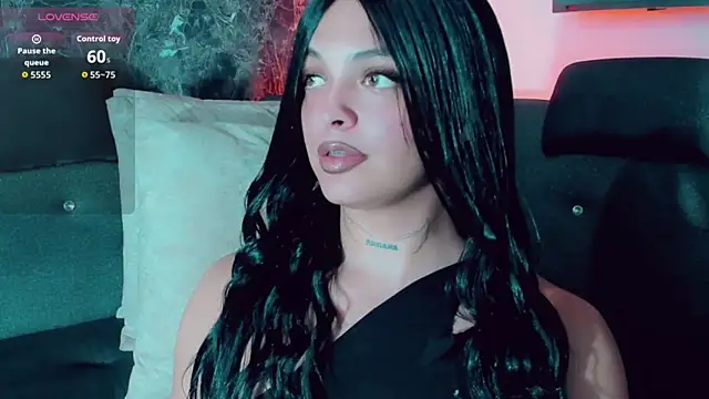 Emmaa Saenz  online show from 8, 6, 2026