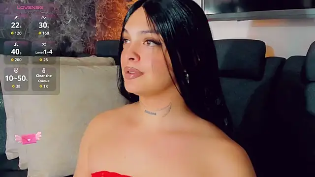 Emmaa Saenz  online show from 28, 5, 2026